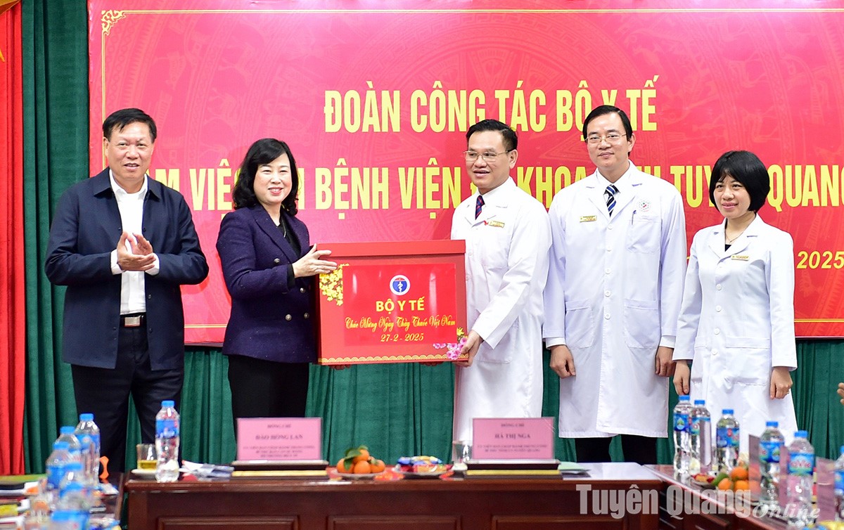 Đoàn công tác Bộ Y tế thăm, làm việc tại Tuyên Quang