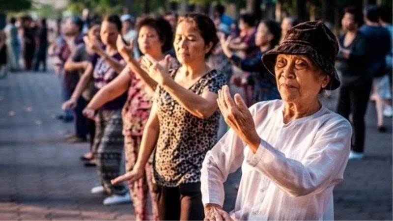 “Cơn bão” già hóa dân số có đáng lo ngại?