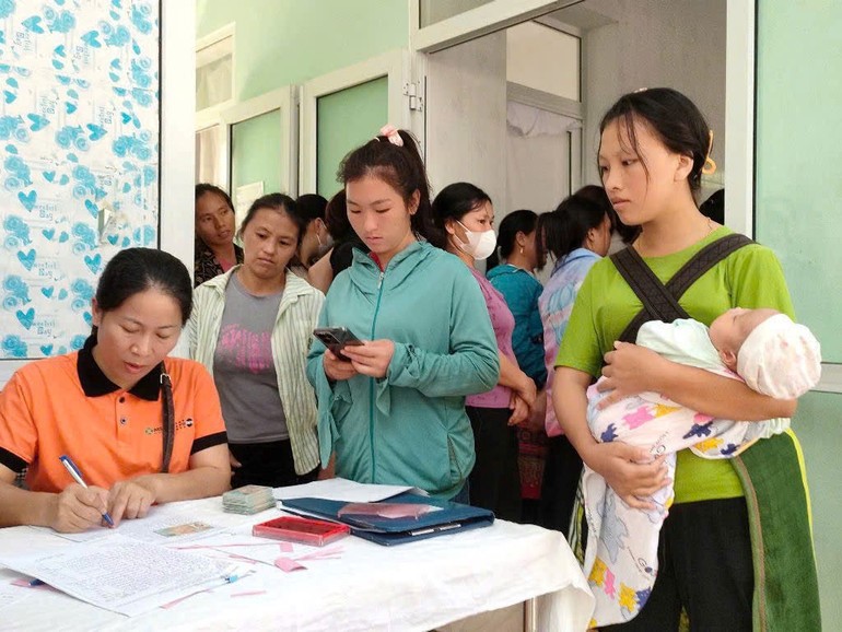 Chăm sóc CSSKSS/KHHGĐ cho phụ nữ dân tộc thiểu số