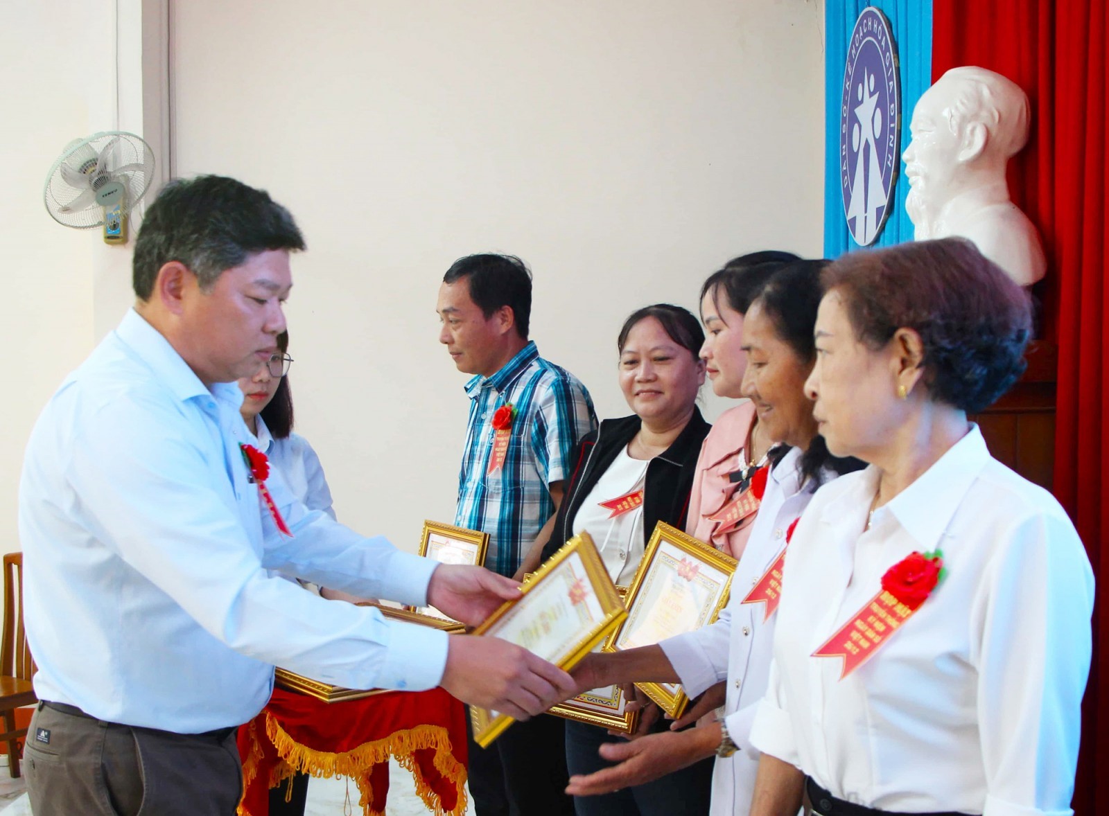 Đẩy mạnh công tác dân số trong tình hình mới