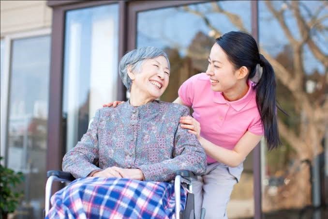 Tầm quan trọng của việc chuyên nghiệp hóa nghề chăm sóc sức khỏe