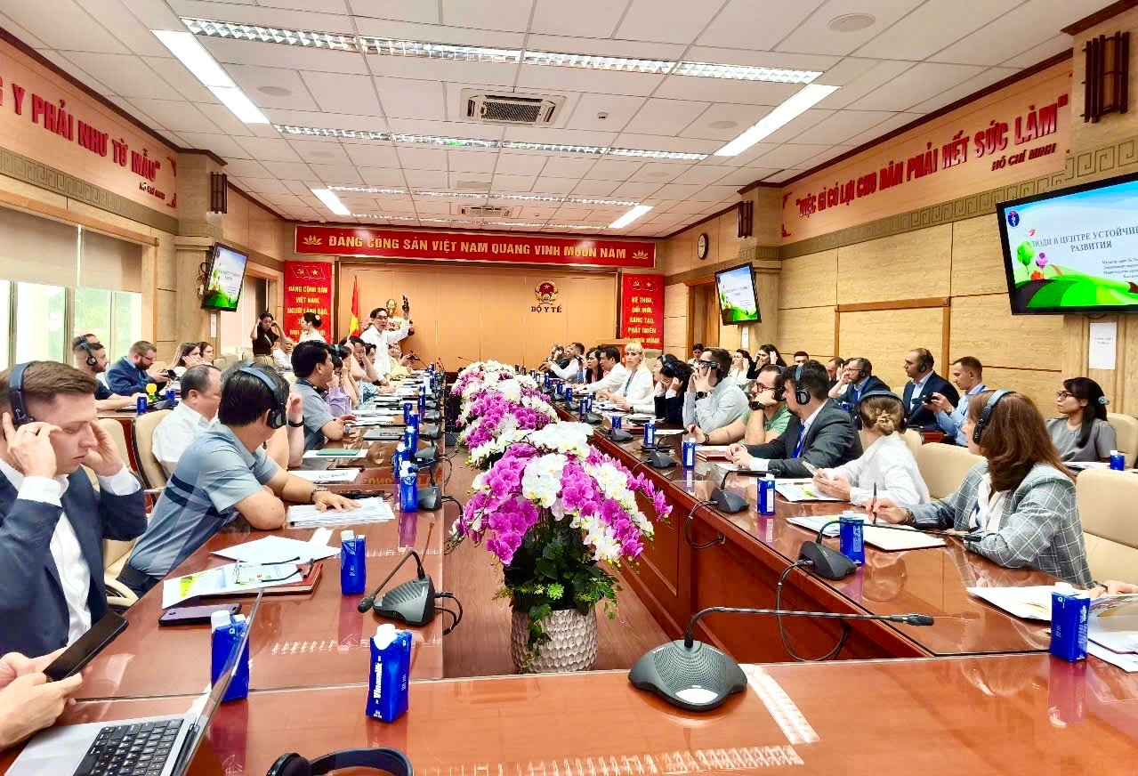 Thứ trưởng Nguyễn Thị Liên Hương tiếp đoàn cán bộ liên bang Nga đến thăm và làm việc