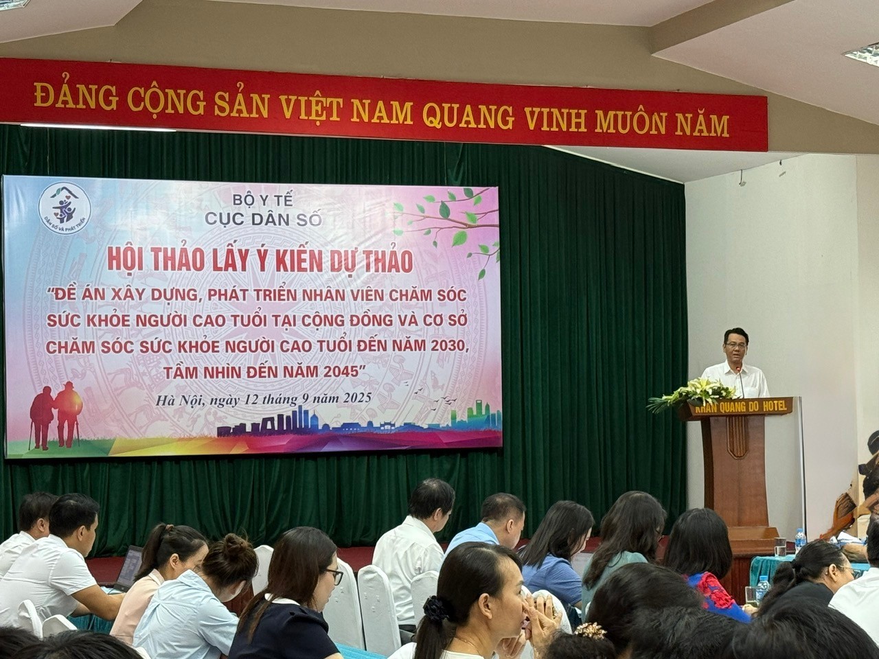 Lấy ý kiến dự thảo “Đề án xây dựng, phát triển nhân viên chăm sóc sức khỏe người cao tuổi tại cộng đồng và cơ sở chăm sóc sức khỏe người cao tuổi đến năm 2030, tầm nhìn đến năm 2045”