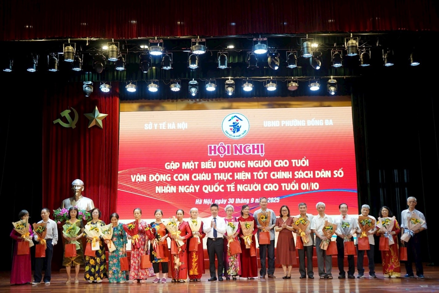 Hà Nội: Gặp mặt, biểu dương người cao tuổi nhân Ngày Quốc tế Người cao tuổi 1-10