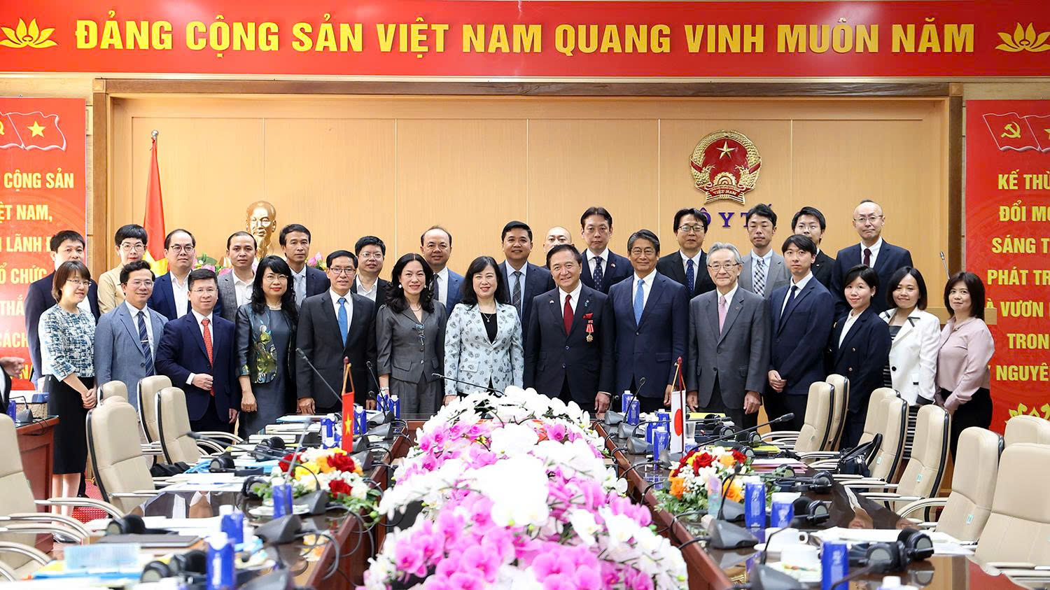 Bộ trưởng Đào Hồng Lan hội đàm song phương với Thống đốc tỉnh Kanagawa, thúc đẩy hợp tác y tế Việt Nam - Nhật Bản